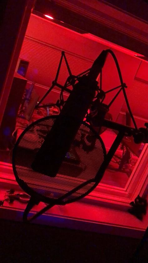 Fake Studio Snap, Music Studio Snapchat Story, Studio Snapchat Story, Studio Session Aesthetic, Rap Studio, Music Studio Aesthetic, Musician Room, Recording Studio Setup, Studio Vibes