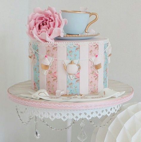 Tea Party Bday Cake, Teapot Birthday Cake, Tea Party Cake Ideas Girl Birthday, Tea Themed Cake, Tea Theme Cake, Tea Party Theme Cake, Tea Party Cake Birthday, Tea Party Cake Ideas, Tea Party Birthday Cake