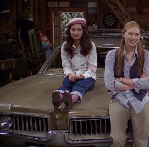 Jackie From That 70s Show Outfits, Donna That 70s Show Outfits, Jackie That 70s Show Outfit, Donna That 70s Show, That 70s Show Outfits, 70s Show Outfits, Jackie Burkhart Outfits, Jackie That 70s Show, Donna Pinciotti