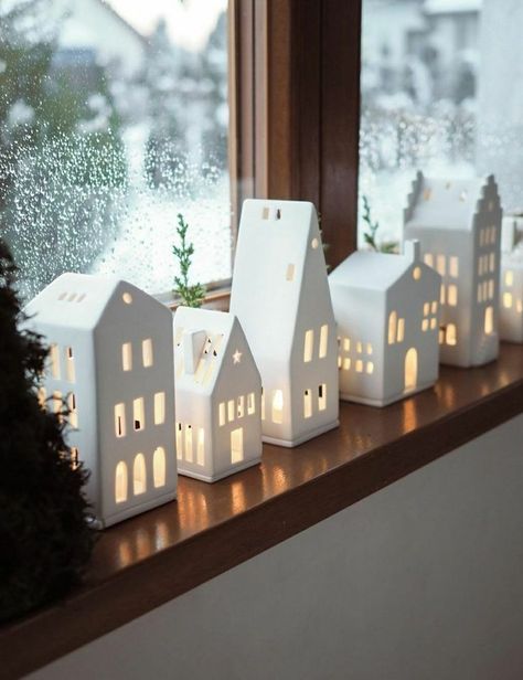 Christmas Clay House Diy, Christmas Decor Inspiration, Xmas Deco, Christmas Interiors, Christmas Inspo, Nordic Christmas, Navidad Christmas, Front Porch Christmas Decor, Noel Christmas