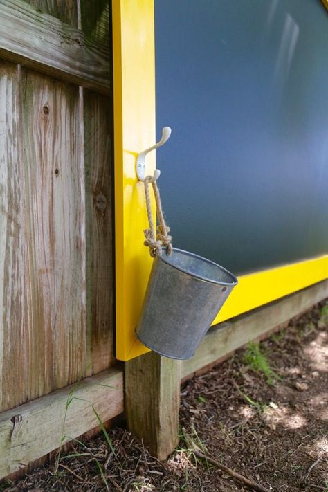 DIY Fence chalkboard. A super quick and simple project that will create hours and hours of fun for your kids! Fence Chalkboard, Backyard Chalkboard, Giant Backyard, Outdoor Chalkboard, Kids Chalkboard, Old Washing Machine, Large Chalkboard, Outdoor Play Spaces, Paint Crafts