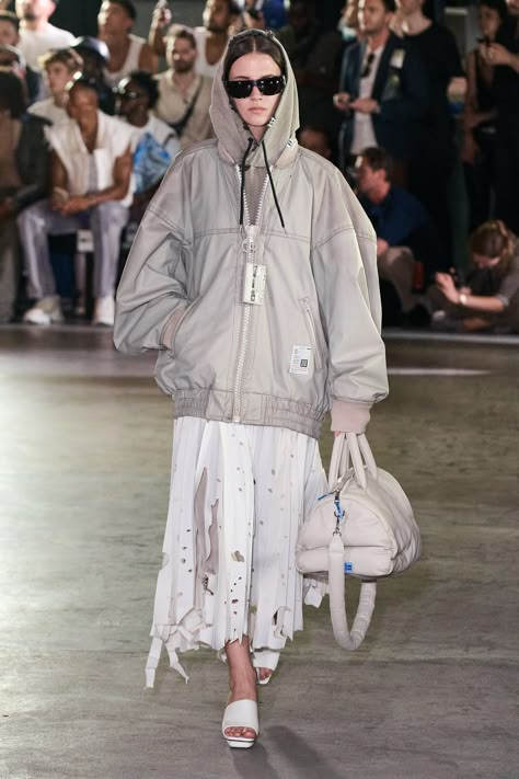 Maison Mihara Yasuhiro Spring 2024 Menswear Fashion Show | Vogue 2024 Menswear, Maison Mihara Yasuhiro, Maison Mihara, Sports Wear Women, Menswear Fashion Show, Sport Chic, Menswear Fashion, Menswear Collection, 로고 디자인