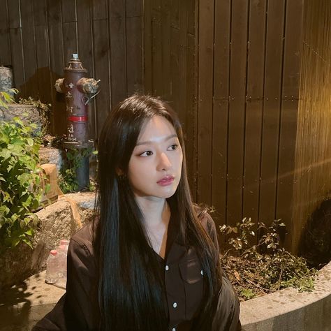 Kim Ji Won Instagram, Lovecore Aesthetic, Kim Jiwon, Kim Yoo Jung, Grooming Tips, Kim Ji Won, Asian Hair, Korean Actresses, Kdrama Actors