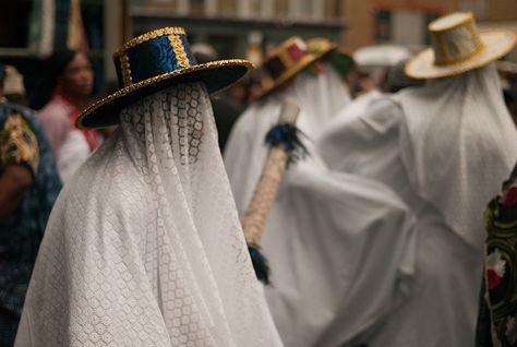 “Eyo masquerades, Notting Hill Carnival, London (2012)" Photograph by David Pattinson Eyo Festival, Eyo Masquerade, Nigeria Culture, Carnival London, Berserk Manga, Notting Hill Carnival, Yoruba People, Afro Cuban, African Paintings