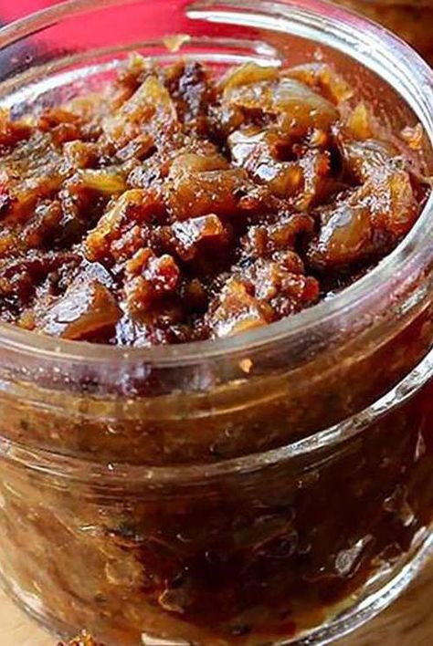 Find bacon jam recipes that are full of bold and meaty flavor, from basic homemade bacon jam to a bacon jam-topped grilled pizza. Bacon Jam Recipes, Bacon Side Dishes, Bacon Jam Recipe, Pepper Jelly Recipes, Homemade Bacon, Bacon Dressing, Home Canning Recipes, 5 Ingredient Dinners, Pork Bacon