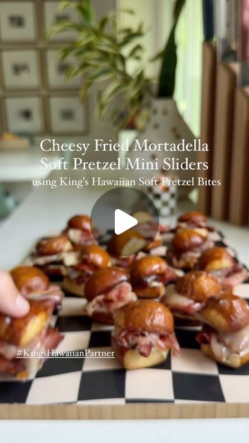 MacKenzie Smith on Instagram: "Welcome to sandwich land - where all of your wildest slider dreams come true!! #KingsHawaiianPartner  I took King’s Hawaiian Pretzel Bites, toasted ‘em, stuffed ‘em with crispy fried mortadella, creamy dijonnaise, and melty provolone… in honor of Anthony Bourdain’s favorite sandwich! These lil guys are like a miniature bite of heaven that are perfect for entertaining! You’re going to LOVE them!   ⭐️Comment “Pretzel Bites” to get the full recipe sent straight to your inbox or save this post for the recipe below!  ⭐️ INGREDIENTS ⭐️ 1 tub of King’s Hawaiian Soft Pretzel Bites 2 tbsp olive oil, divided ¾ lb Mortadella, thinly sliced ¼ lb provolone cheese, cut into small pieces ⅓ cup dijonnaise  ⭐️ INSTRUCTIONS ⭐️ 1. Slice pretzel bites in half and place on a baki Pretzel Bread Sandwich, Pretzel Sliders, Pretzel Appetizers, Fast Appetizers Easy, Fast Appetizers, Mackenzie Smith, Pretzel Bites Recipes, Pretzel Bread, Mini Sliders