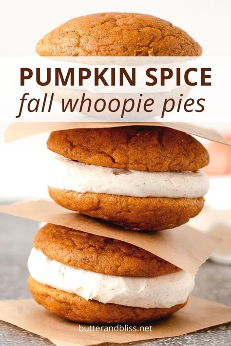 Pumpkin Whoopie Pie Recipe, Fall Pies Recipes, Maple Cream Cheese, Whoopie Pie Recipe, Pumpkin Whoopie Pies, Pumpkin Spice Recipe, Whoopie Pie, Easy Lunch Ideas, Maple Cream