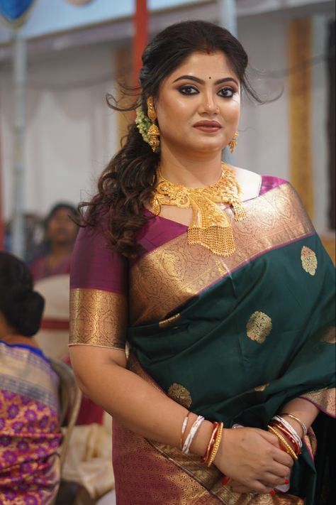 Bengali Hairstyle, Bengali Photoshoot, Traditional Saree Look, Bengali Marriage, Traditional Hairstyles, Hair Style On Saree, Saree Jewellery, Bengali Bride, Traditional Beauty