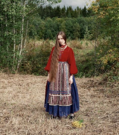 Russian Traditional Clothing Aesthetic, European Traditional Dress, Traditional Slovakian Clothing, Earthy Womens Fashion, Traditional Slavic Dress, Slavic Folk Dress, Eastern European Traditional Clothing, Traditional Irish Clothing Celtic Dress, Russian Cultural Clothing