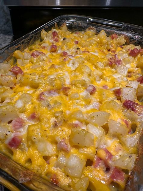 Cheesy Ham & Potato Casserole Cubed Ham And Potato Recipes, Ham And Bacon Cheesy Potatoes, Spam Potato Recipes, Easy Dinner Recipes With Ham, Cheesy Hashbrown Casserole With Ham, Diced Potatoes Casserole, Cheesy Potato Casserole Recipes, Recipes With Ham Cubes, Cheesy Ham And Hashbrown Casserole