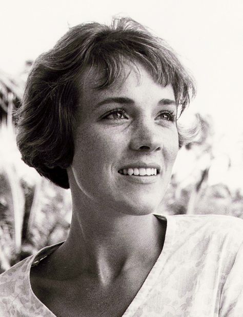 Julie Andrews, Tina Turner, English Actresses, Sound Of Music, Famous Faces, Hollywood Stars, Classic Hollywood, Old Hollywood, Role Models