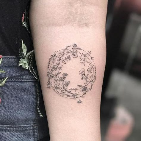 Wreath Tattoo, Single Needle Tattoo, Inner Forearm, 4 Tattoo, Most Popular Tattoos, Nature Tattoos, Little Tattoos, Tattoo Designs For Women, Small Tattoo