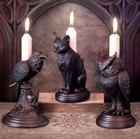 Witchy Dining Table, Gothic Haunted House Decor, Gothic Chic Decor, Candle On Table, Witch Altar Inspiration, Gothic Candles, Owl Candle, Dark Goddess, Cat Candle