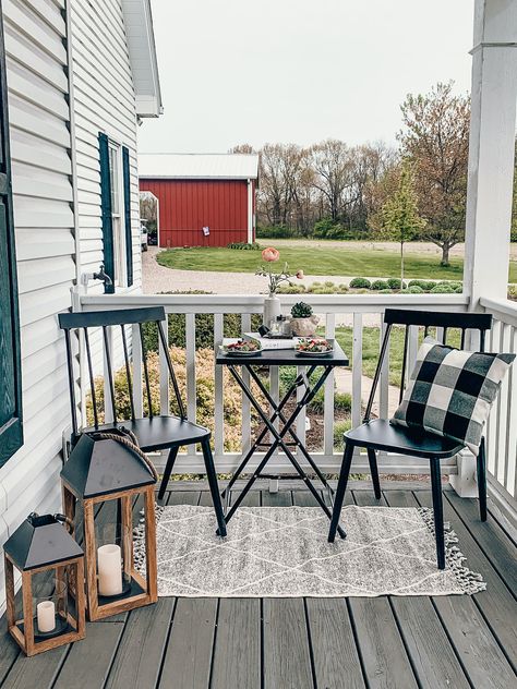 modern farmhouse summer front porch bistro Porch Bistro Set Decor, Bistro Table Outdoor Front Porch, Bistro Set Front Porch, Front Porch Bistro Set Decor, Front Porch Bistro Set Ideas, Porch Bistro Set, Plants Front Porch, Decorate Front Porch, Landscaping Front Porch