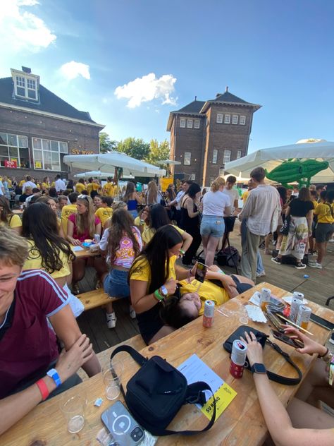 European Student Aesthetic, Maastricht University Aesthetic, Netherlands Student Life, Amsterdam Student Life, Uni Life Aesthetic Friends, Maastricht Aesthetic, Netherlands School, Netherlands University, Romanticizing University