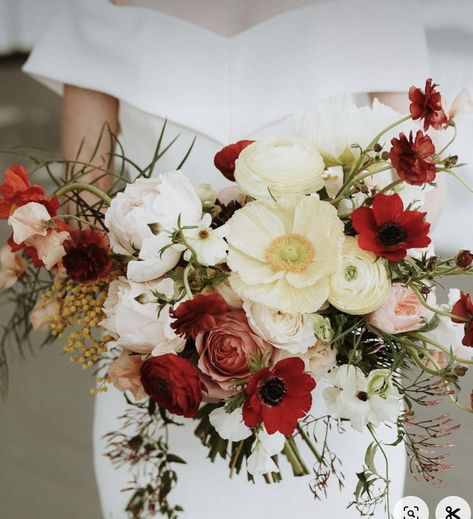 Anemone Flower Aesthetic, Red Anemone Flower, Christmas Wedding Bouquets, Flower Aesthetics, Bridal Bouquet Spring, Spring Wedding Bouquets, Early Spring Flowers, Winter Wedding Bouquet, Summer Wedding Bouquets