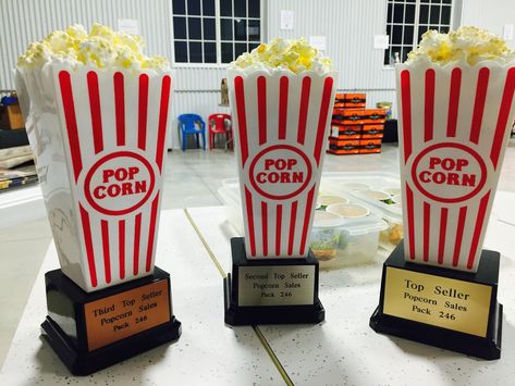 Traveling Popcorn trophy Top Sellers Popcorn Fundraiser Ideas, Cub Scout Popcorn Kickoff Ideas, Popcorn Baskets, Disney Popcorn Buckets Display Ideas, Popcorn Kickoff Cub Scouts, Scout Fundraising Ideas, Diy Trophies, Personalized Popcorn Bucket, Boy Scout Popcorn