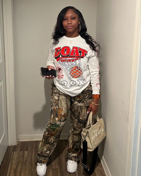 Marc Jacobs
Black girl fashion tips Fall Swag Outfits, Tomgirl Outfit, Long Sleeve Shirt Outfits, Cute Nike Outfits, Tomboy Outfits, Classy Casual Outfits, Cute Everyday Outfits, Cute Simple Outfits