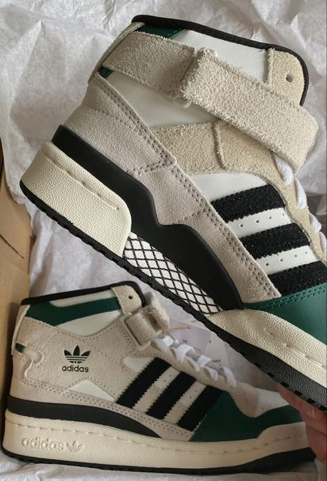 Adidas Shoes Green, Adidas Outfit Shoes, Adidas High Tops, Adidas High, Adidas Shoes Mens, Kawaii Shoes, Shoe Wishlist, Hype Shoes, Girly Shoes