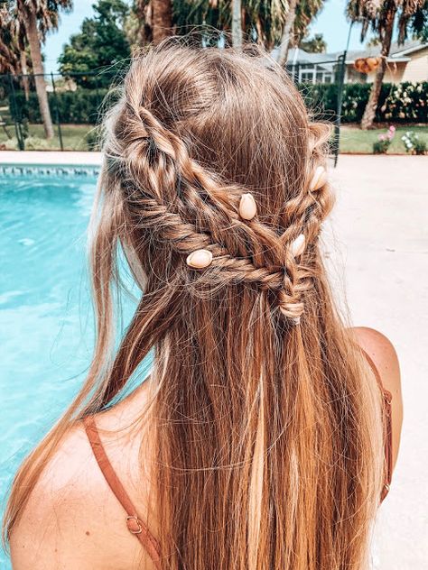 DIY shell hair barettes for boho braids Hairstyles For Summer, Beach Braids, Beach Goddess, Summer Braids, Eyeshadow For Blue Eyes, Beachy Hair, In The Beach, Easy Braids, Boho Braids