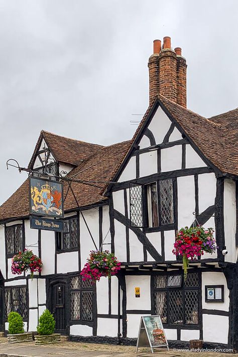 Old Amersham English Buildings, Uk Vibes, Cotswolds Villages, Tiny Glade, Great Missenden, Hampstead Village, Village Map, British Architecture, Perfect English