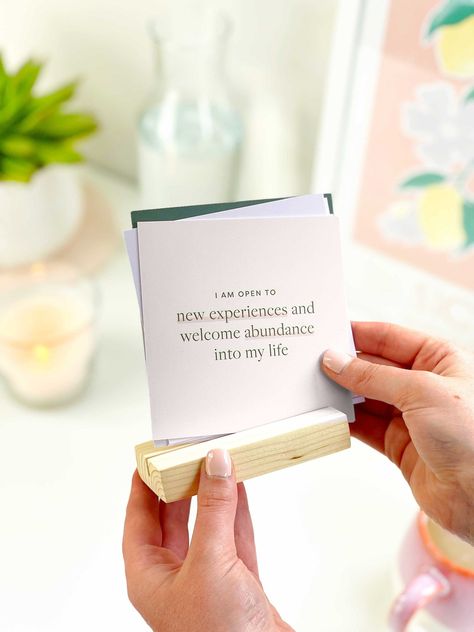 Positive Daily Affirmation Cards: Inspirational Prints #AffirmationCards #PositiveVibes #SelfLove #DailyAffirmations Motivational Cards Inspiration, Birthday Vision Board, Success Cards, Inspirational Office Decor, Vision Board Kit, Motivational Affirmations, Wood Holder, Aesthetic Desk, Motivational Cards