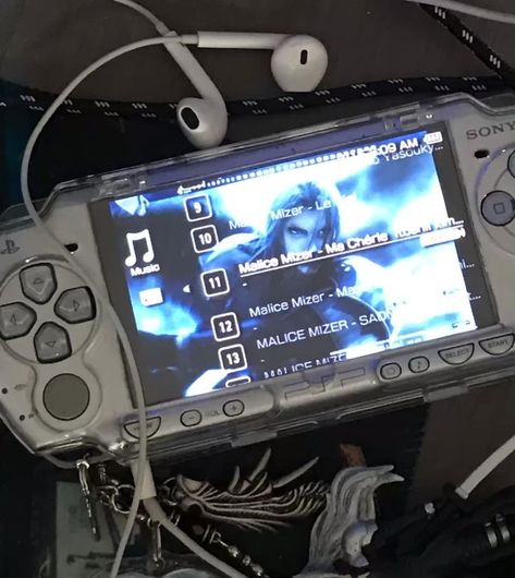 Psp Wallpaper, Psp Aesthetic, Psp Games, Retro Gadgets, Cool Tech, Gaming Console, 8 Bit, Gaming Setup, Retro Gaming