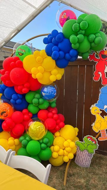 Sesame Street Balloon Decorations, Sesame Street Balloon Garland, Sesame Street Balloons, Sesame Street Balloon Arch, Sesame Street Birthday Cakes, Elmo World, Sesame Street Birthday Party, Sesame Street Party, Elmo Birthday