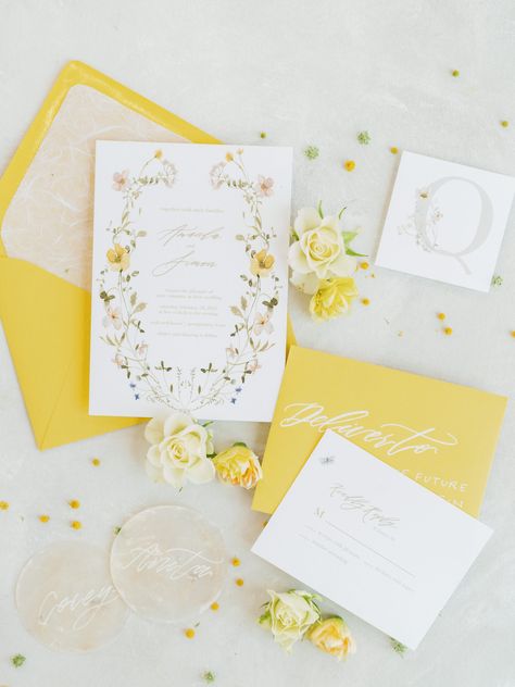 Yellow And Green Wedding, Bright And Airy Wedding, Pale Yellow Weddings, Light Yellow Weddings, Yellow Wedding Decorations, Spring Wedding Color Palette, Yellow Wedding Invitations, Yellow Wedding Theme, Austin Texas Wedding