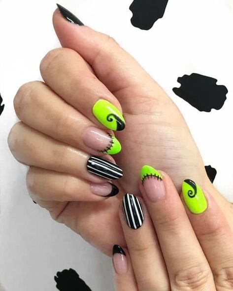 20 Super Easy Halloween Nails » Lady Decluttered Square Nail Art Tutorial, Easy Halloween Nail Art For Short Nails, Rebelde Nails Ideas, Trendy Halloween Nails 2023, East Halloween Nails, Halloween Nails Tim Burton, Short Round Halloween Nails, Halloweentown Nails, Fun Halloween Nail Designs