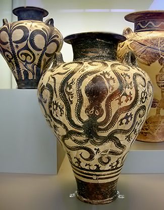 Sea Creatures Clayart Mythology Ceramics, Minoan Pottery, Athens Museum, Minoan Art, Project School, Maritime Style, Ancient Greek Pottery, Motif Art Deco, Ancient Greek Art