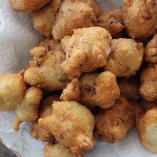 Clam Fritters Recipe, Fannie Farmer Recipes, Clam Fritters, Canned Recipes, Farmer Recipes, Clam Cakes, Fried Clams, Fritters Recipe, Clam Recipes