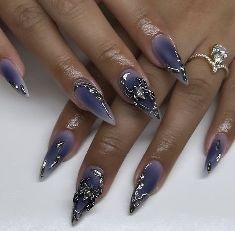 Blue Purple Black Nails, Dark Purple Nails Aesthetic, Dark Purple Nails Acrylic, Dark Purple Nail Art, Stiletto Nails Blue, Navy Aura, Dark Purple Nails Ideas, Budapest Outfit, Dark Acrylic Nails