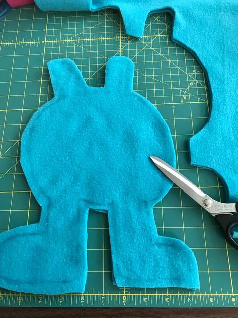 Diy Soft Toys Easy, Sew A Plushie, Stuffed Animals Patterns, Small Stuffed Animal Patterns Free, How To Make A Stuffed Animal, Plushy Patterns Free, Stuffed Toys Patterns Free, Diy Stuffed Animals Easy, How To Make A Plushie