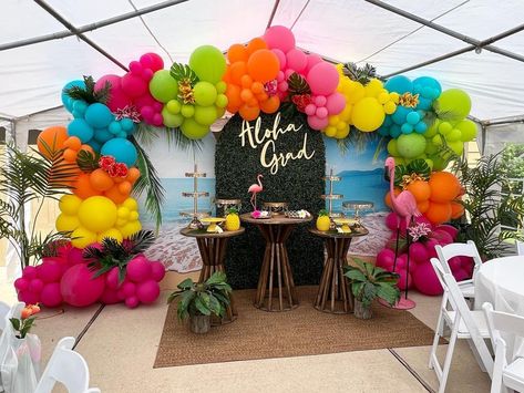 Hawaii Balloon Garland, Aloha Party Decorations Ideas, Aloha Graduation Party, Hawaiian Party Decorations For Adults, Luau Balloon Garland, Hawaiian Balloon Garland, Grad Congratulations, Aloha Party Decorations, Hawaii Birthday Party