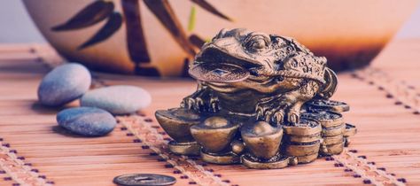 Feng Shui Frog, Feng Shui Your Desk, Feng Shui Dicas, Feng Shui Money Frog, Feng Shui Money, How To Feng Shui Your Home, Feng Shui Art, Crafting Wire, Feng Shui Decor