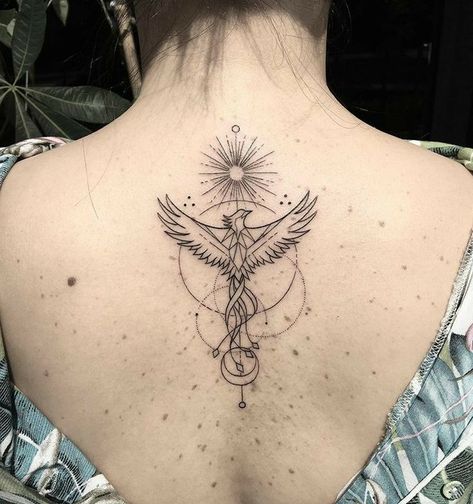 Tattoo Designs Female, Phoenix Back Tattoo, Phoenix Tattoo Feminine, Small Phoenix Tattoos, Cool Back Tattoos, Tato Minimal, Girl Back Tattoos, Phoenix Tattoo Design, Inspiration Tattoos