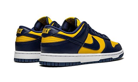 Dunk Low Michigan, Michigan Wolverines Basketball, Dunks Outfit, Yellow Nikes, Nike Dunk High, Yellow Shoes, Nike Shox, Brooklyn Nets, Air Jordan 3