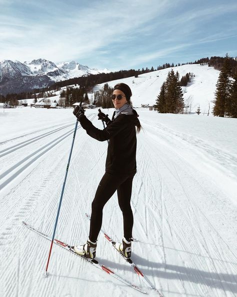 M O N A on Instagram: “Cross-country skiing session in the morning ✔️ I’m definitely not the best at it so I was really exhausted after 80’ 🤯😅 But practice makes…” Xc Ski, Preppy Clothing, Base Jumping, Best Ski Resorts, American Men, Ski Girl, Colorado Skiing, Ice Climbing, Skiing Outfit