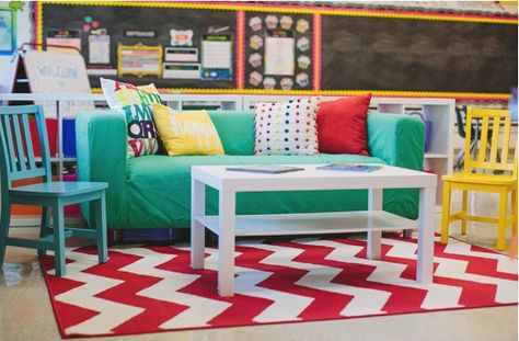 Classroom Couch Area, Classroom Couch, Flexible Seating Ideas, Flexible Seating Classroom, Classroom Arrangement, Alternative Seating, 21st Century Classroom, Classroom Seating, Classroom Makeover