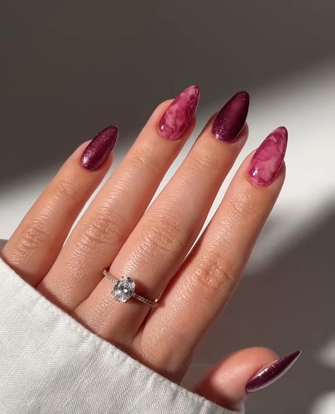 Birthday Nails For Capricorn, Almond Nails Holiday, Birthday Nails Capricorn, Elegant Stiletto Nails, 20th Birthday Nails, Scorpio Nails Designs, Zodiac Nail Art, Capricorn Nails, Concert Nails