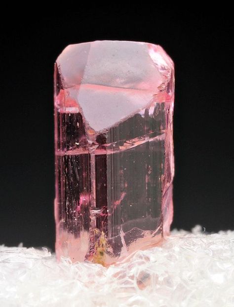 Pink Topaz, Magical birthstone ~ Topaz, releases occult powers and brings serenity of mind. It also protects from enemies and illness. Pretty Rocks, Pink Gem, Cool Rocks, Beautiful Rocks, Pink Topaz, Mineral Stone, November Birthstone, Minerals And Gemstones, Rocks And Gems