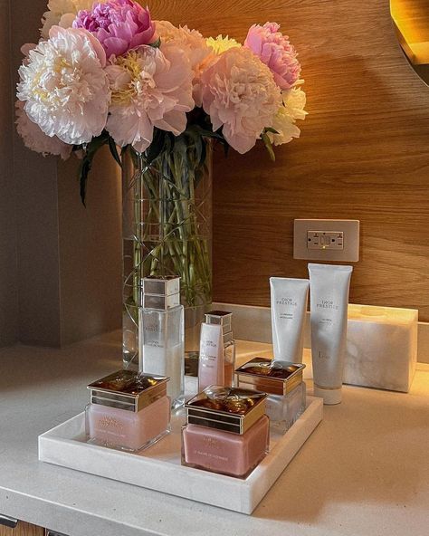 Self Care Luxury Aesthetic, Luxury Spa Products, Dior Skincare Aesthetic, Luxury Self Care Aesthetic, Luxury Spa Aesthetic, Bathroom Skincare Organization, Spa Day Aesthetic, Self Care Luxury, Dior Spa