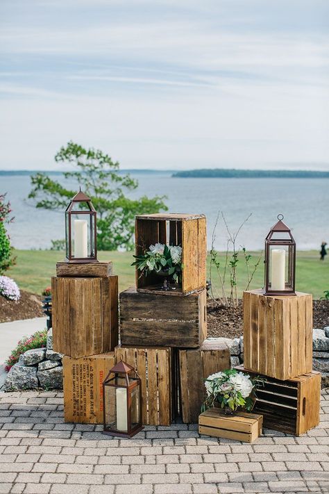 Crates and lanterns for rustic ceremony decor. Rustic Stage Decor, Rustic Stage Design, Rustic Crate Decor, Conference Stage Decor, Rustic Decor Party, Rustic Ceremony Decor, Rustic Event Decor, Ceremony Decorations Church, Rustic Ceremony