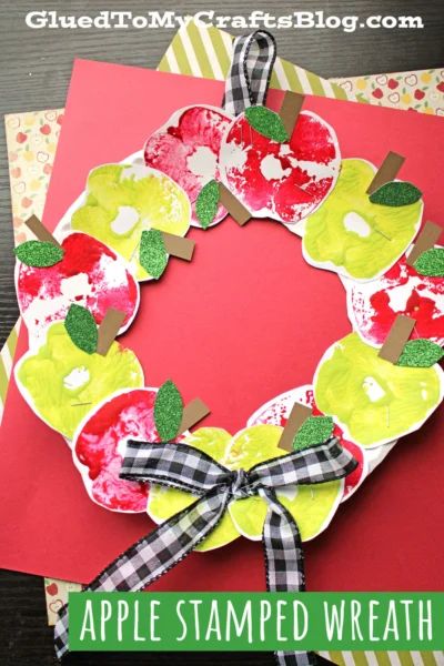 Craft Ideas For Fall, Apple Crafts Preschool, Apple Stamping, Pineapple Crafts, September Crafts, Red Crafts, Apple Craft, Apple Activities, K Crafts