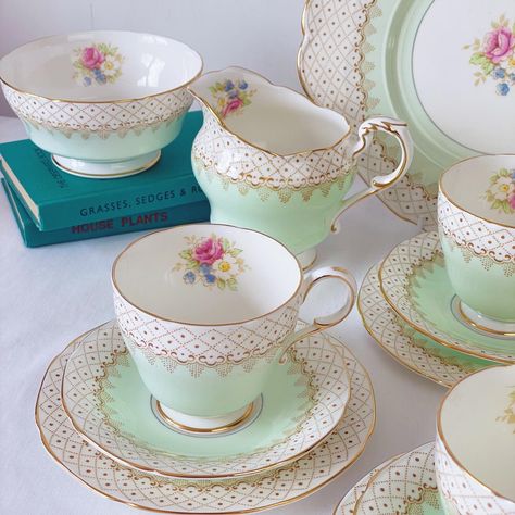 New arrival 💚 A very pretty Paragon tea set in pastel green with sweet hand coloured roses and forget-me-nots inside the cup and to the centre of the saucers and plates. £120 💚 #vintagechinaforsale #paragonporcelain #vintagestyle #vintagechina #vintagedecor #vintageshop #paragon #vintage #vintagechinacollector Coloured Roses, Forget Me Nots, The Cup, Pastel Green, Vintage China, Hand Coloring, Tea Set, Vintage Decor, New Arrival