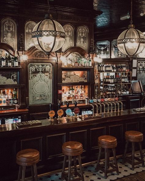 Beautiful Boozers (@beautifulboozers) • Instagram photos and videos Old English Pub Aesthetic, Old Pub Interior Ideas, Old Irish Pub Interior, 20s Bar Aesthetic, Victorian Pub Interior, 1950s Speakeasy, Old English Pub Interior, Pawn Shop Aesthetic, Old Pub Aesthetic