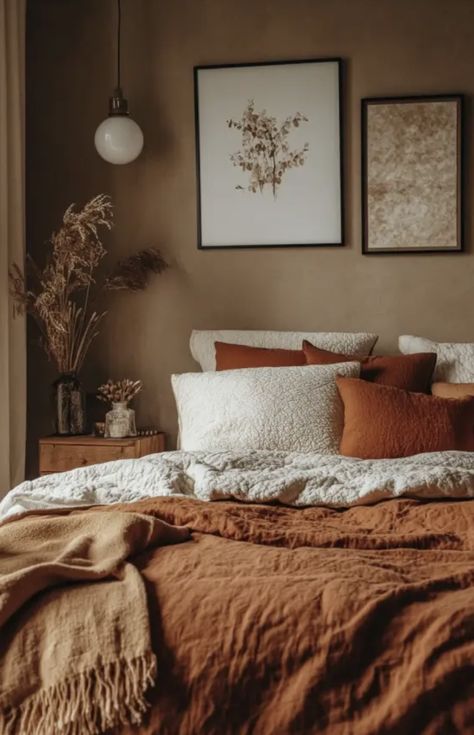 Terracota And Grey Bedroom, Terracotta Beige Color Palette, Earthy Orange Bedroom, Bedroom Rust Color, Grey And Terracotta Bedroom, Brown Wall Bedroom, Rust Bedroom, Terracotta Bedroom, Winter Bedroom Decor