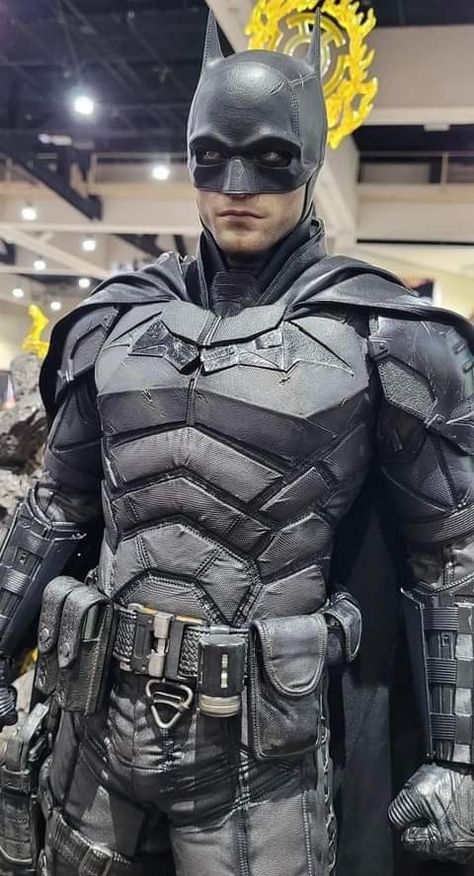 Batman Custome Halloween, Futuristic Batman Suit, The Batman Suit, Ben Batman, Robert Pattinson Batman Suit, The Batman 2021, Batman Tactical Suit, Batman Cosplay Costume, Batman Armoured Suit