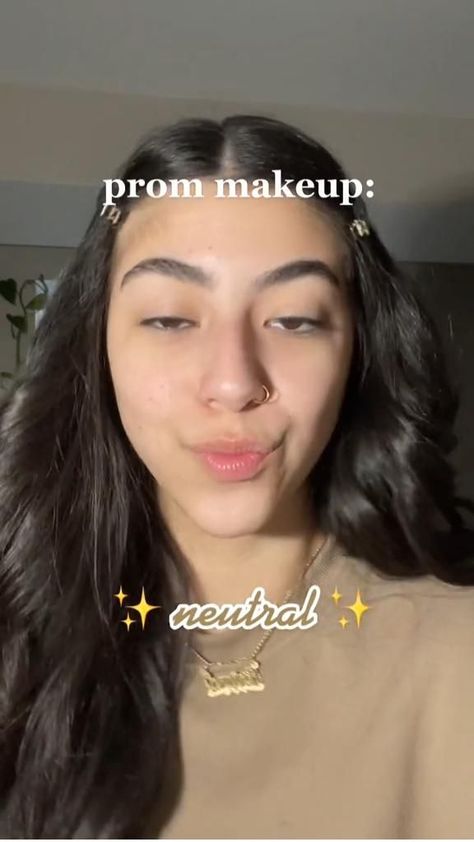 Makeup Looks For Gala Night, Simple Makeup Looks Natural For Homecoming, Simple Makeup Look For Graduation, Make Up Looks Formal, Eye Makeup Graduation Tutorial, Prom Makeup Looks For Hazel Eyes, Prom Light Makeup Looks, Makeup Tutorial Formal, Prom Makeup Natural Glam Tutorial